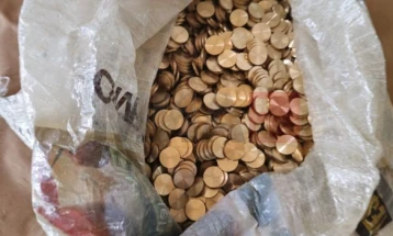 Arrestohet një person  për falsifikimin e monedhave në një aksion të policisë së Maqedonisë dhe të Kosovës