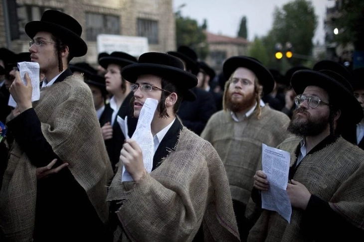 Ултраортодоксните Евреи, кои се противат на регрутирање, упаднаа во воена база во Израел