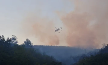 Gjashtë zjarre aktive, nëntë janë nën kontroll