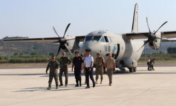 Во битката со пожарите во Албанија се вклучија два романски авиона