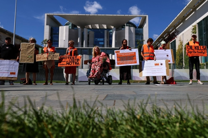 Протест на климатските активисти на повеќе германски аеродроми