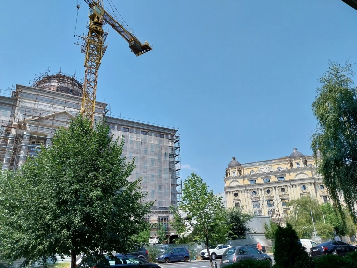 Mickoski për ndërtimet e papërfunduara nga Shkupi 2014: Objektet e papërfunduara e ndërtojnë pamjen e kryeqytetit, por unë jam adhurues i stilit modern