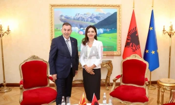 Kryetarja e Parlamentit shqiptar, Spiropali në takim me ambasadorin Markovski: Bashkëpunimi me RMV, prioritet i politikës së jashtme e rajonale