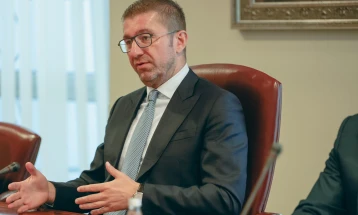 Mickoski: Do të parashtroj padi kundër Sllavjanka Petrovskës, t'i shohim dëshmitë me të cilat disponon