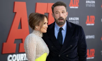 Jennifer Lopez files for divorce from Ben Affleck