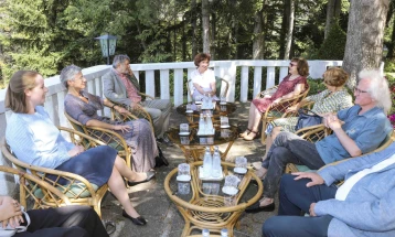 Siljanovska-Davkova meets Struga Poetry Evenings laureate, award winners and organizers