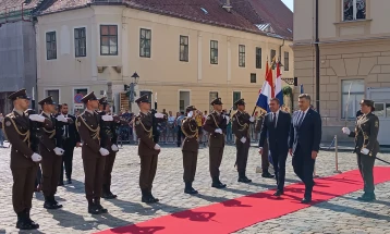 Мицкоски во прва официјална посета на Хрватска, пречекан од Андреј Пленковиќ