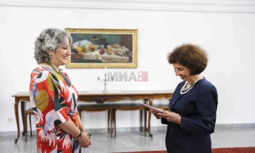 Presidentja Siljanovska Davkova pranoi letrat kredenciale të ambasadores së sapoemëruar të Mbretërisë së Holandës, Uzlem Xhanel