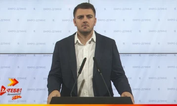 Попов:  Наставниците да не подлегнуваат на притисоци на опозицијата, протестот е партиски