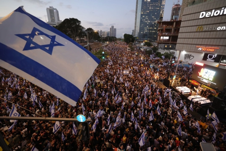 Tens of thousands at Tel Aviv rally demand ceasefire deal