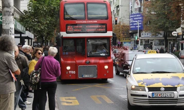 MIA pyeti qytetarët për përvojën e tyre me transportin publik: Reduktimi i autobusëve krijon pakënaqësi të përgjithshme