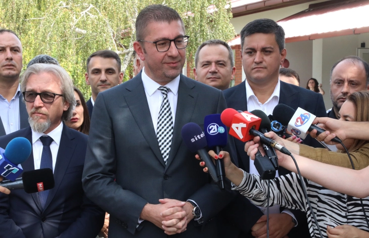 Mickoski i demanton akuzat e Filipçes për feudalizëm