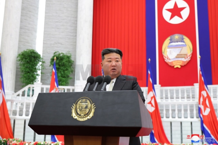 Kim Xhong Un deklaroi se Koreja e Veriut planifikon zgjerimin  e arsenalit bërthamor