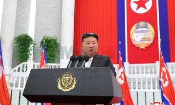 Kim Xhong Un deklaroi se Koreja e Veriut planifikon zgjerimin  e arsenalit bërthamor