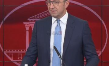 Mickoski për negociatat me Bullgarinë: Të presim që atje të bëhet një qeveri politike që të shohim nëse ekziston dëshirë për dialog