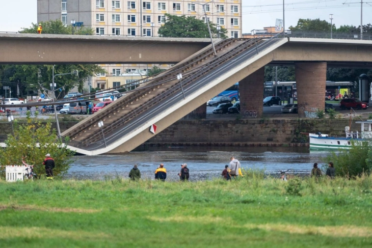 Уште еден дел од мостот во Дрезден се урна утринава