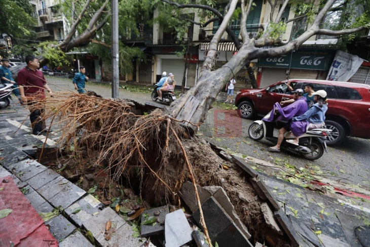 Numri i të vdekurve nga uragani Jagi në Vietnam ka arritur në 233