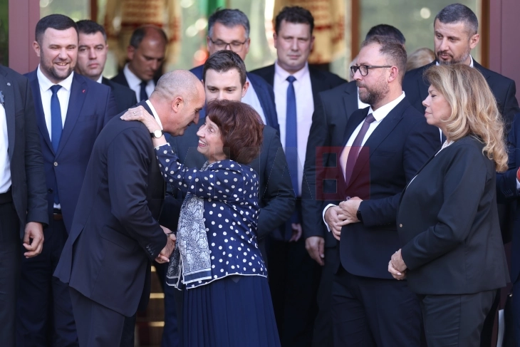 Siljanovska Davkova dhe Radev pajtohen se nevojitet dialog dhe se ka vullnet për të gjetur zgjidhje