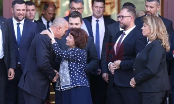 Siljanovska Davkova dhe Radev pajtohen se nevojitet dialog dhe se ka vullnet për të gjetur zgjidhje