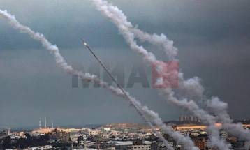 Në bombardimin izraelit në Gazë humbën jetën 14 persona