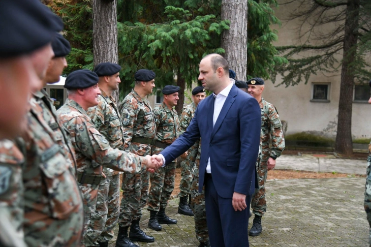 Министерот Мисајловски во посета на Првиот пешадиски баталјон