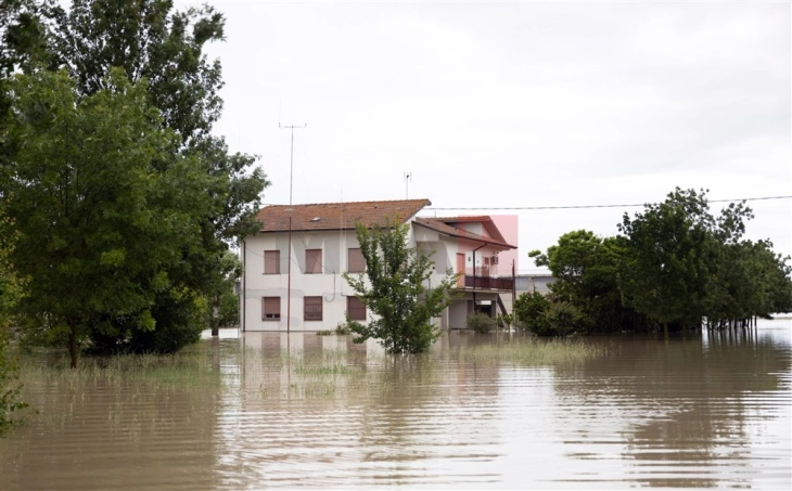 Во Италија вонредна сотојба во два региона погодини од поплави