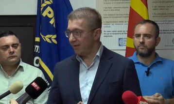 Mickoski: Pres që në gjysmën e dytë të tetorit apo gjysmën e parë të nëntorit të vihet në funksion kredia hungareze