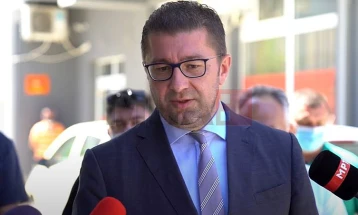 Mickoski: Sa herë që kapen duke vjedhur, BDI-ja i kthehet nacionalizmit dhe shovinizmit