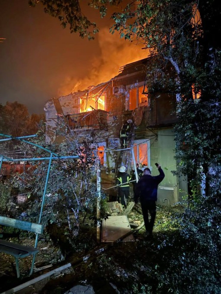 Три лица загинаа, а 11 се повредени во руски напад со дронови врз Одескиот регион