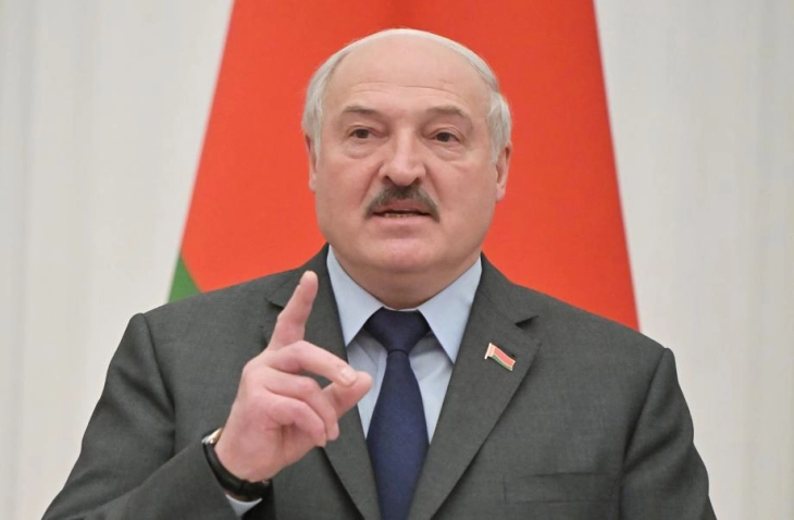 Llukashenko kërcënohet me përdorimin e armës bërthamore