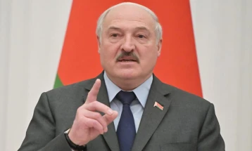 Llukashenko kërcënohet me përdorimin e armës bërthamore