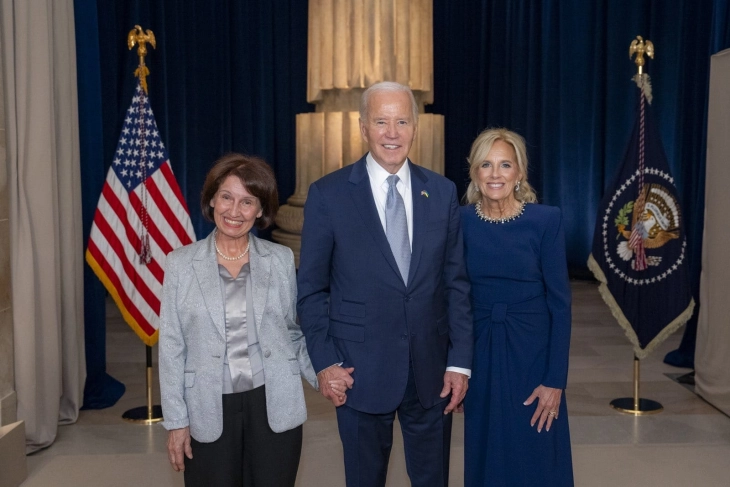 Siljanovska-Davkova meets with US President Biden and his wife