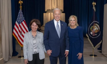 Siljanovska-Davkova meets with US President Biden and his wife