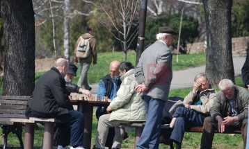 Rriten pensionet për 2.500 denarë