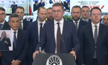 Mickoski: Për 100 ditë realizuam, miratuam ose filluam mbi 100 projekte, masa dhe vendime