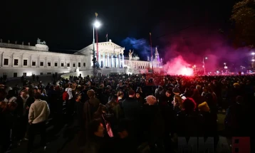 Протести во Виена  против можната екстремно десничарска влада