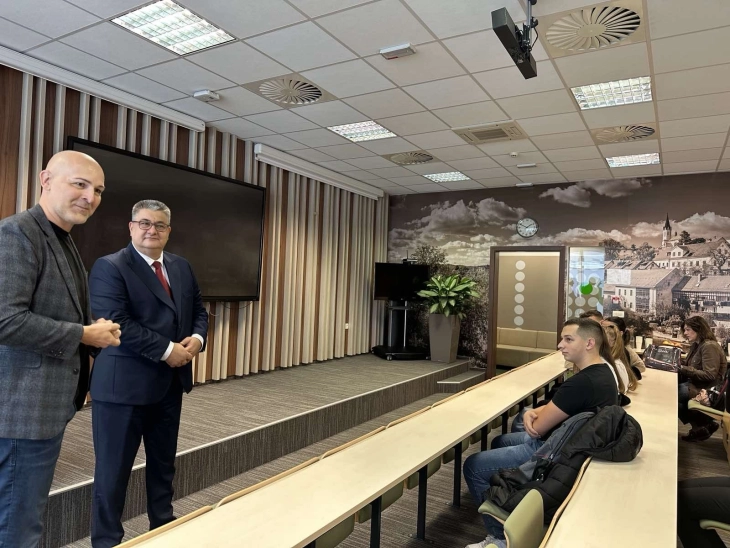 Minister Minchev gives lecture at Faculty of Information Studies in Slovenia