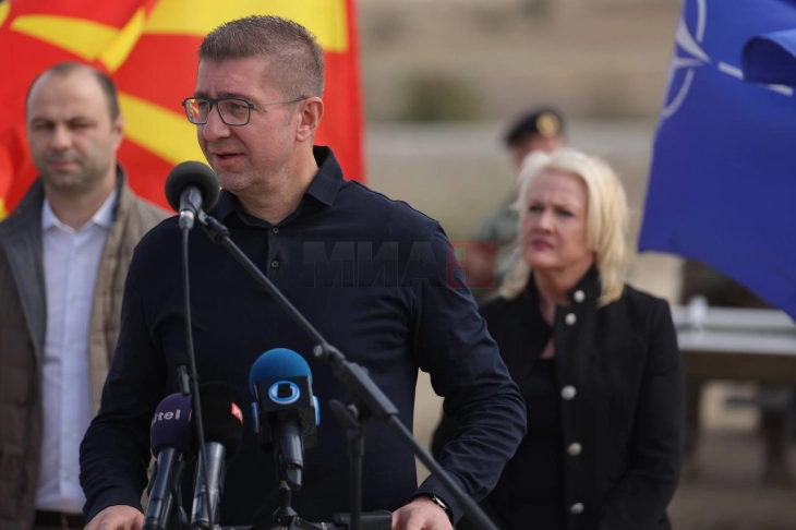 Mickoski: Nuk dëshiroj ta komentoj atë që po ndodh në Frontin Evropian, koalicioni qeveritar është stabil