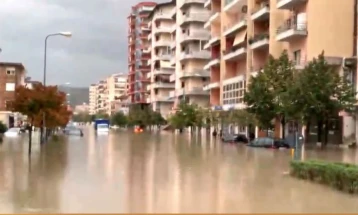 Невремето ја „парализира