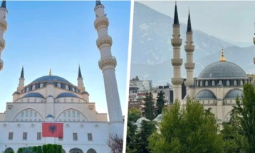 Erdogan të enjten do të hapë xhaminë e madhe në Tiranë, e cila do të drejtohet nga një imam turk