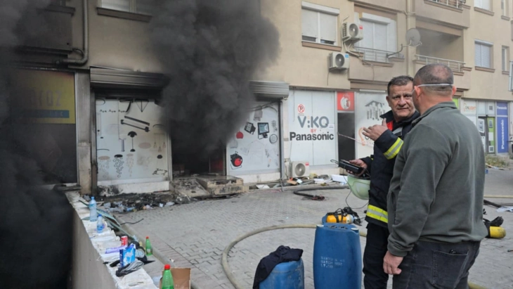 PTHP-ja së bashku me ekipet e policisë kanë filluar mbikëqyrjen në ndërtesën e djegur në Çair