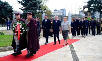 Toshkovski: Gëzuar 11 Tetori- lufta dhe sakrifica e heronjve e hapën rrugën drejt lirisë të cilën e gëzojmë sot