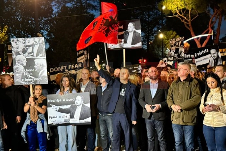 Deputetët shqiptarë të opozitës më 23 tetor do të protestojnë para Parlamentit Evropian