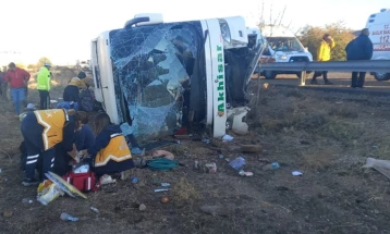 Rrokulliset një autobus turistik në Turqi, gjashtë persona humbin jetën, 25 të tjerë të lënduar