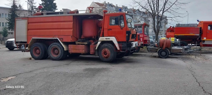 Кумановските пожарникари изгасија два одделни пожари во урбана средина