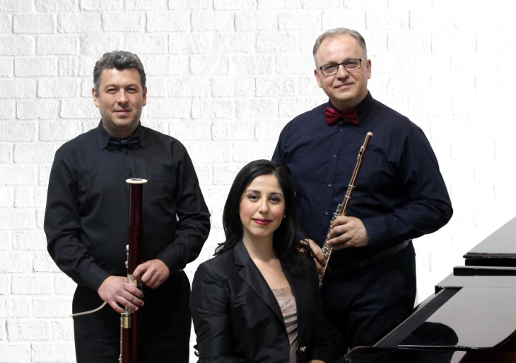 Aura chamber trio to perform at Golden Lyre festival