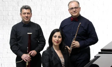 Aura chamber trio to perform at Golden Lyre festival