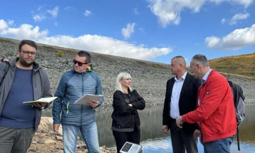 Водите на Стрежево порибени со рибен подмладок од сортите крап и речна пастрмка