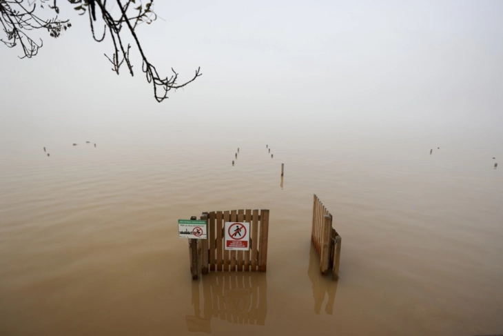 Spain death toll tops 200 as more troops head to flood-ravaged areas