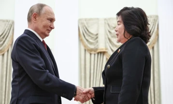 Putin u takua me ministren e Punëve të Jashtme të Koresë së Veriut